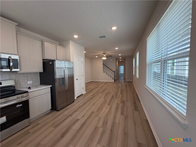 Building Photo - 870 Casetta Trl