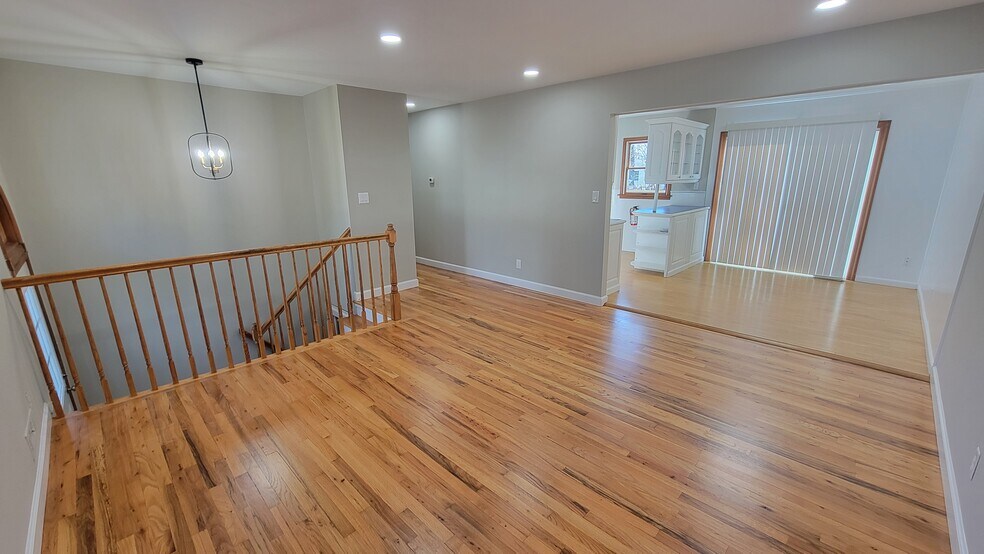 Building Photo - 23 Princeton Dr