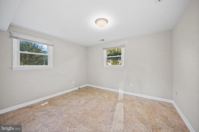 Building Photo - 9109 Pinehurst Dr