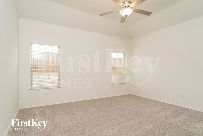 Building Photo - 1045 N Churchill Dr