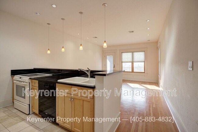 Building Photo - 812 NW 7th St