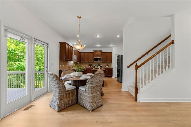Building Photo - 325 Cranbrooke Cir