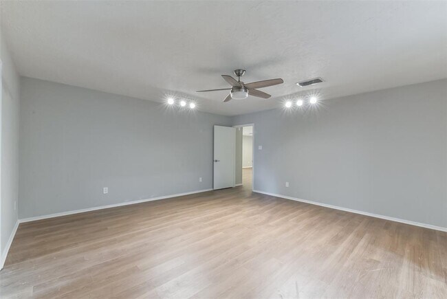 Building Photo - 22803 Merrymount Dr