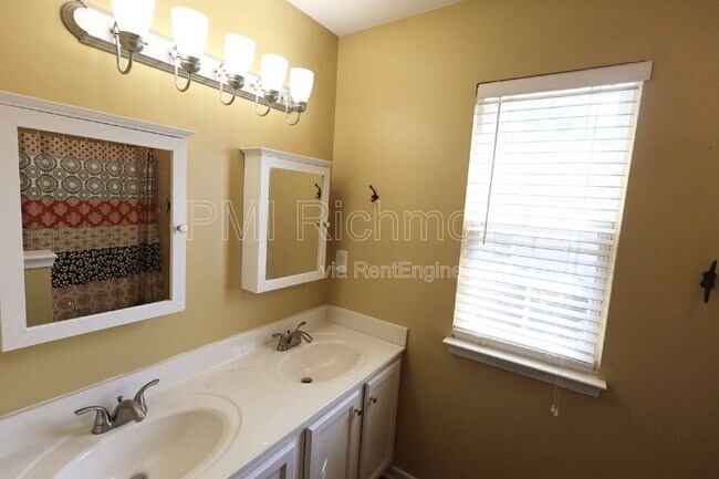 Building Photo - 8418 Newbys Mill Dr