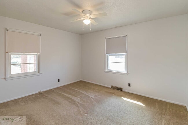 Building Photo - PRINCETON Brick Ranch w/ 3 BR | 1.5 BA  *Lawn Care Included*