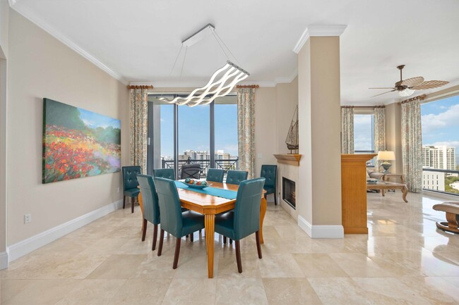 Building Photo - "Luxurious 3-Bed Sarasota Penthouse with S...