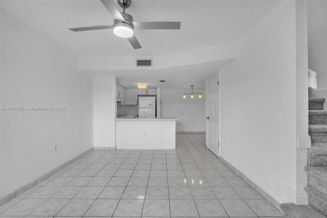 Building Photo - 1364 NW 24th Ave