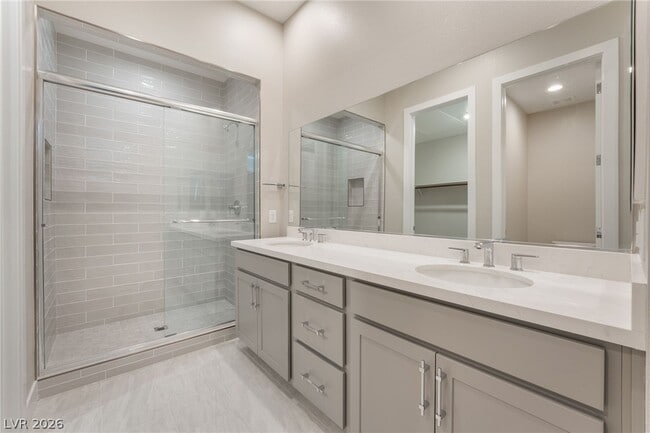 Building Photo - 667 Grey Saker St