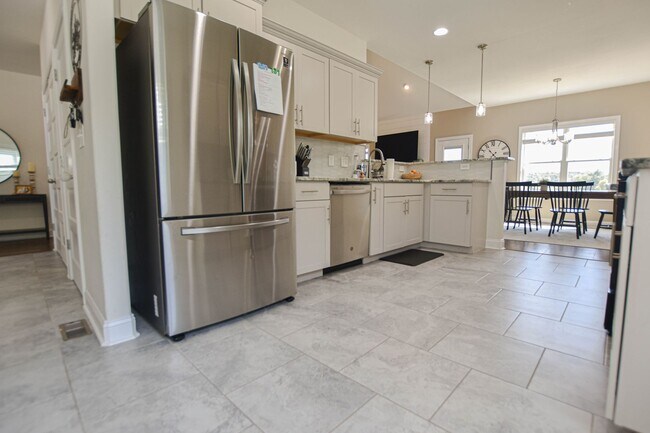 Building Photo - 2273 Colston Dr