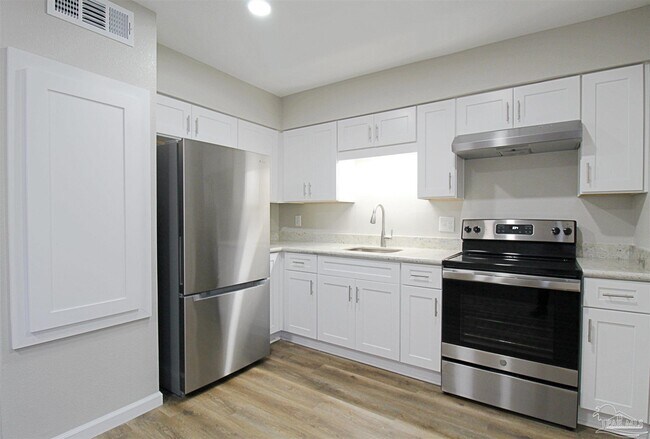 Building Photo - 9615 Sandpiper St