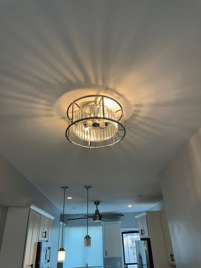 Building Photo - Stylish, Renovated Home Near Downtown Baltimore! W/D! Central Air! Close to Johns Hopkins Main Ca...