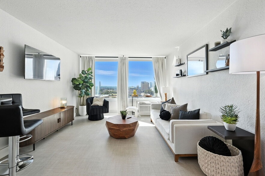 Building Photo - West 7th Apartments