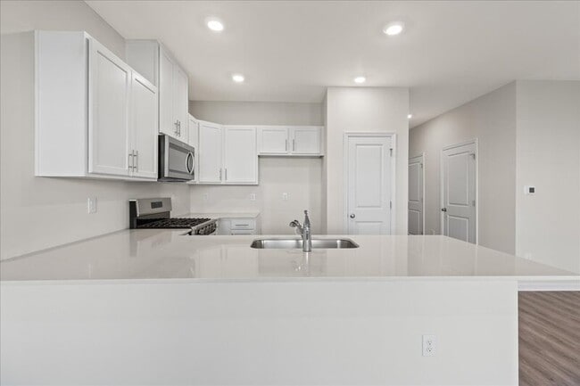 Building Photo - 15 Whaler Dr
