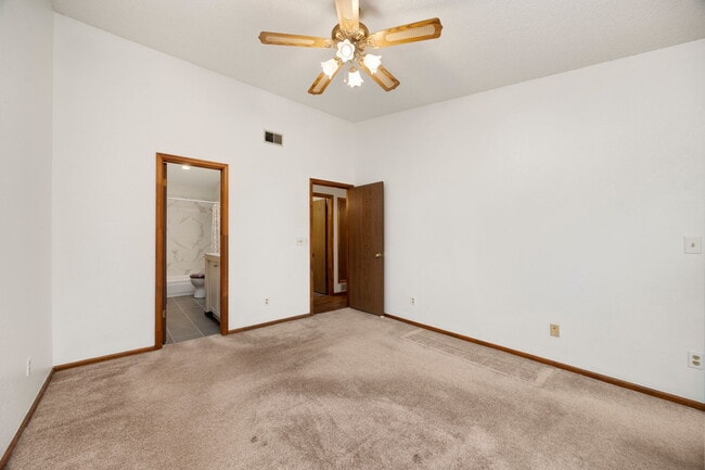 Building Photo - 1075 S Garrison St