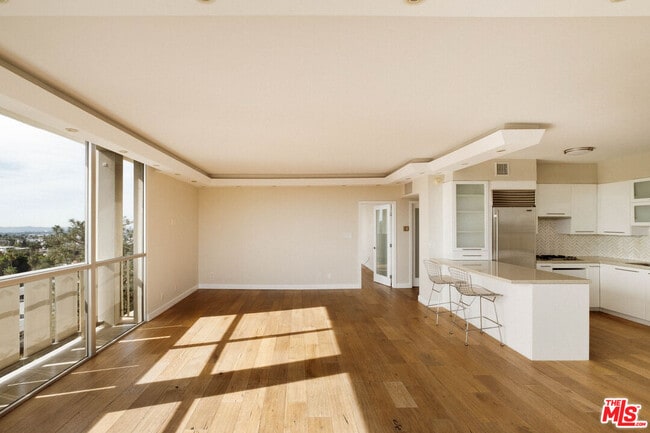 Building Photo - 4411 Los Feliz Blvd