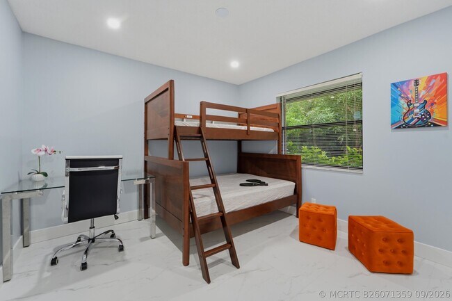 Building Photo - 606 Juniper Pl