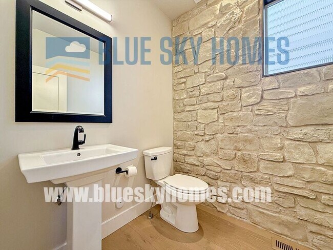 Building Photo - 3273 S Yorktown Ln