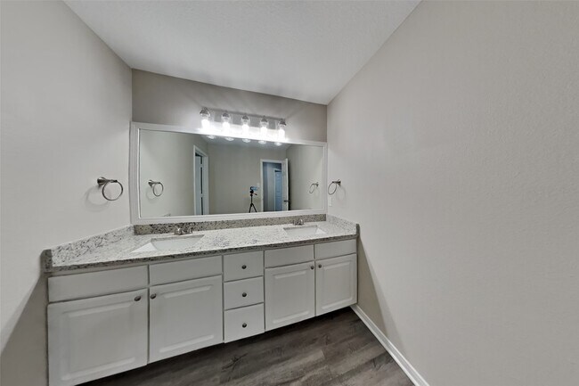 Building Photo - 5047 Lamppost Hill Ct