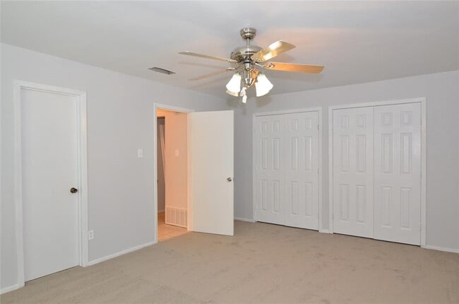 Building Photo - 3806 Pine Ct