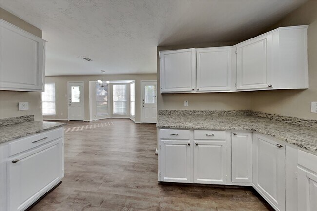 Building Photo - 16923 Poplar Hill St