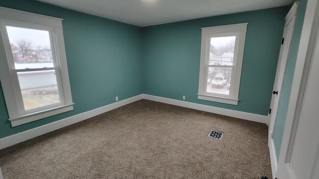 Building Photo - 1227 Maysville Ave