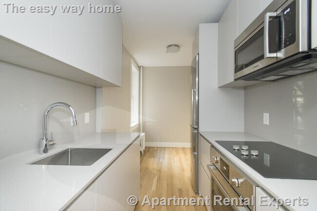 Building Photo - 288 Chestnut Hill Ave