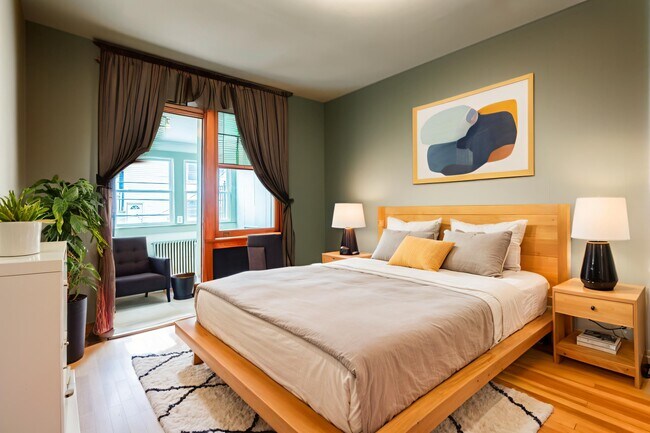 Building Photo - 1236 Oates St NE