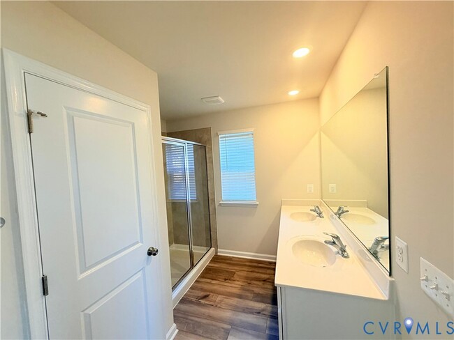 Building Photo - 8772 Pioneer Hl Dr