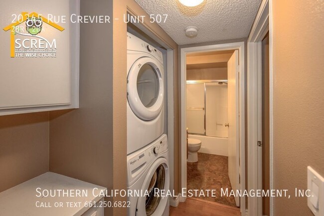 Building Photo - Two Bedroom Lower Unit in Santa Clarita