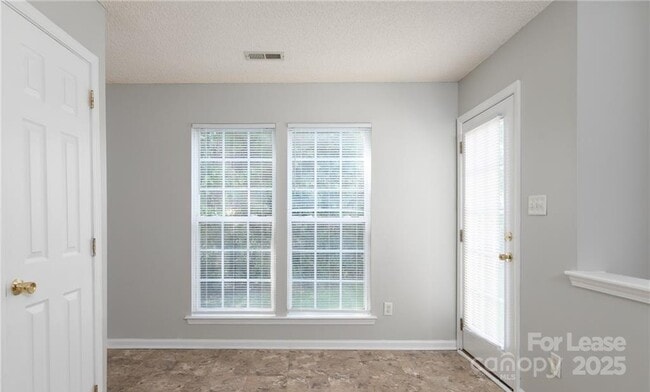 Building Photo - 6209 Foster Brook Dr