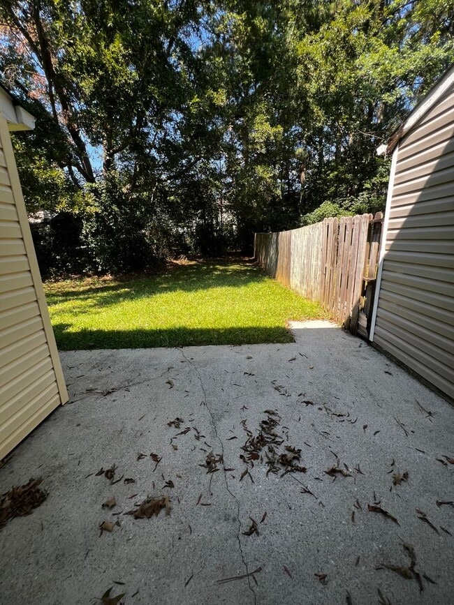 Building Photo - 2708 Greystone Ct