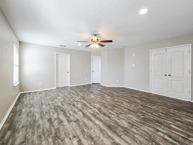 Building Photo - Charming 5BR/3.5BA Home with Two Primary Suites & Game Room in Northwest ISD