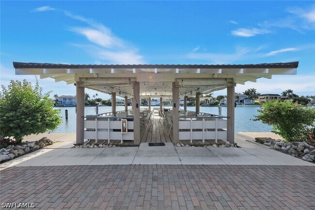 Building Photo - 3400 Gulf Shore Blvd N