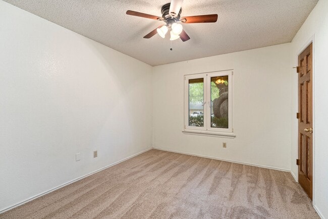Building Photo - Lovely 3 Bedroom, 2 Bathroom in North Central Austin!!!