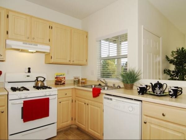 Kitchen - The Vintage Apartments