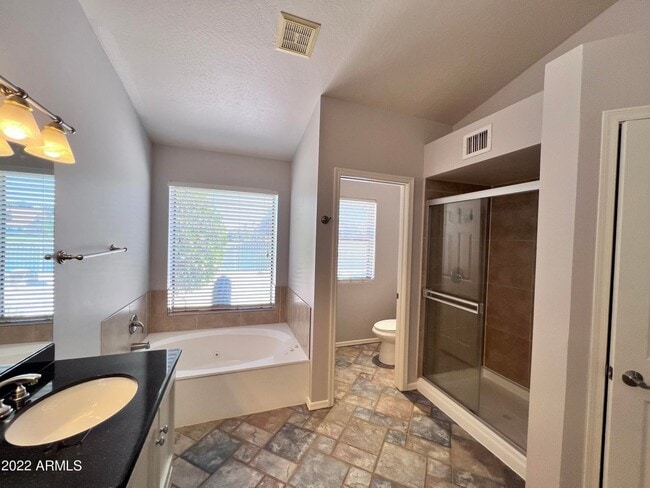 Building Photo - 6933 W Sack Dr