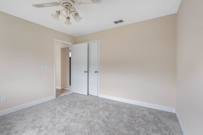 Building Photo - Sailboat-Ready Waterfront Home with Spectacular Scenic Views