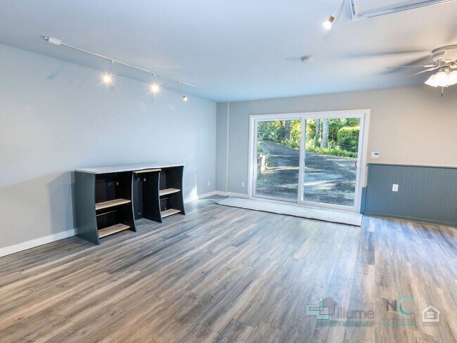 Building Photo - PRICE REDUCTION - Spacious Single Family Home in Seaside!!!
