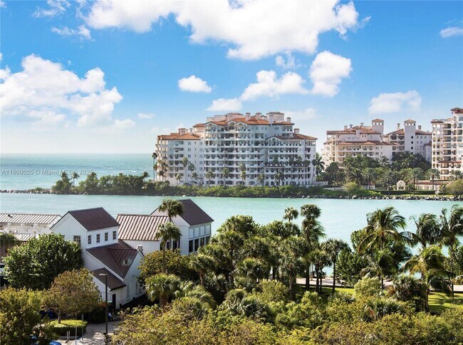 Building Photo - 400 South Pointe Dr