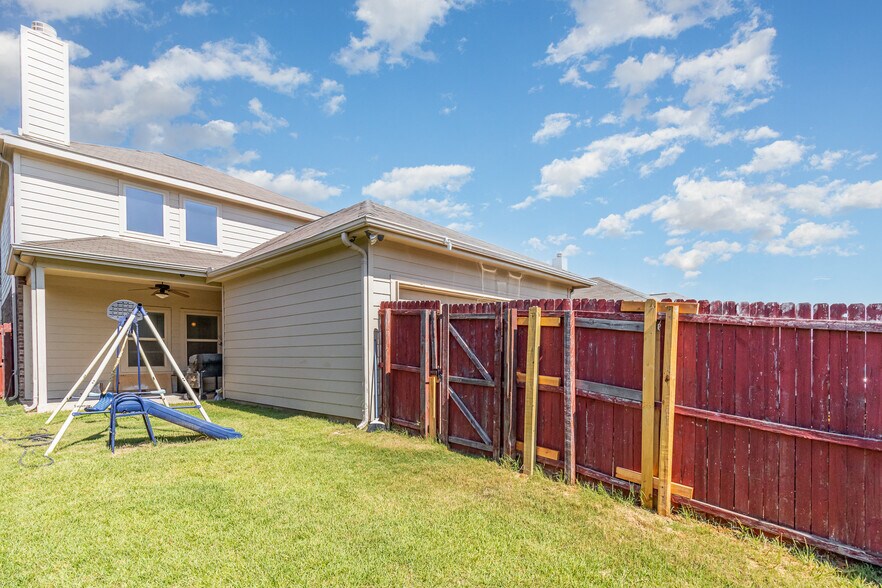 Building Photo - 613 Wounded Knee Dr