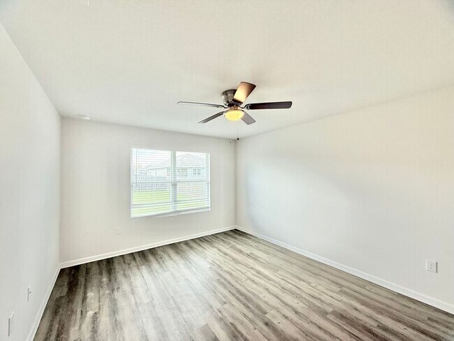 Building Photo - 5970 Smarty Jones Wy