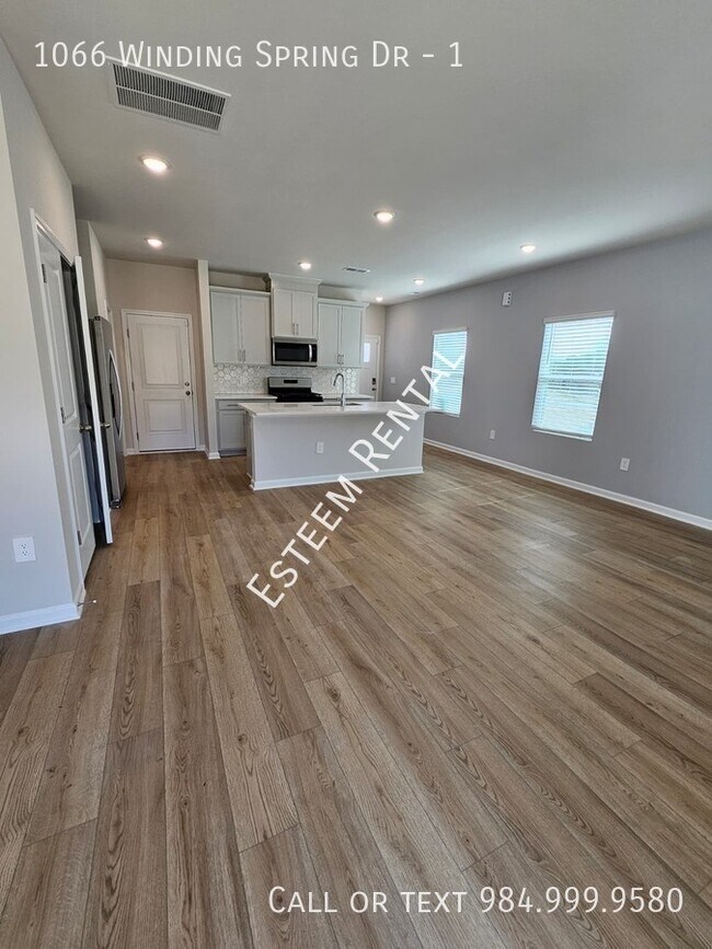 Building Photo - 1066 Winding Spg Dr