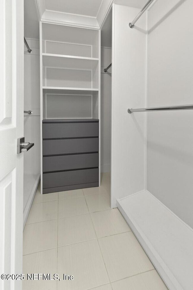 Building Photo - 744 Dewdrop Loop