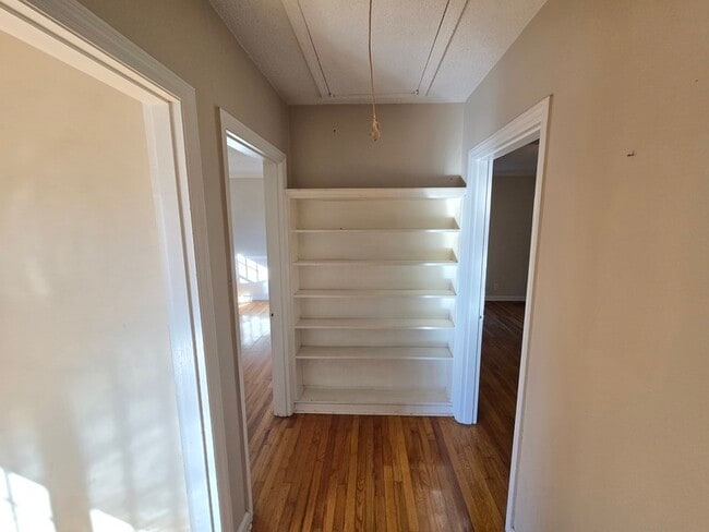 Building Photo - 3409 Alta Vista Dr