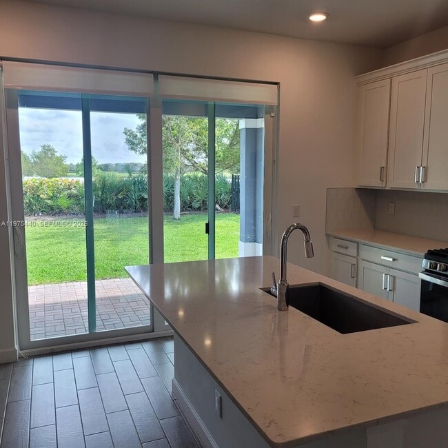 Building Photo - 1200 Sterling Pine Pl