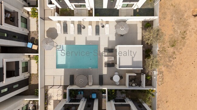 Building Photo - 2030 East Michigan Ave