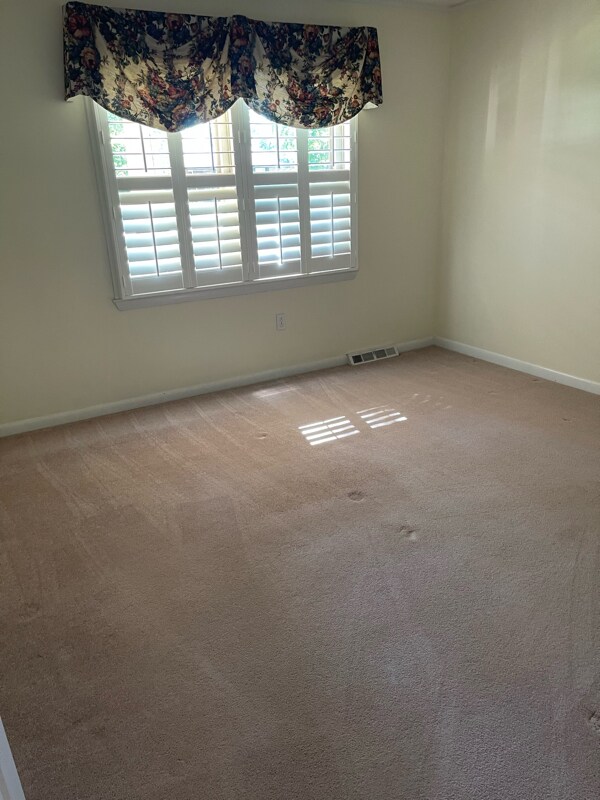 Building Photo - 624 Foxwood Dr SE