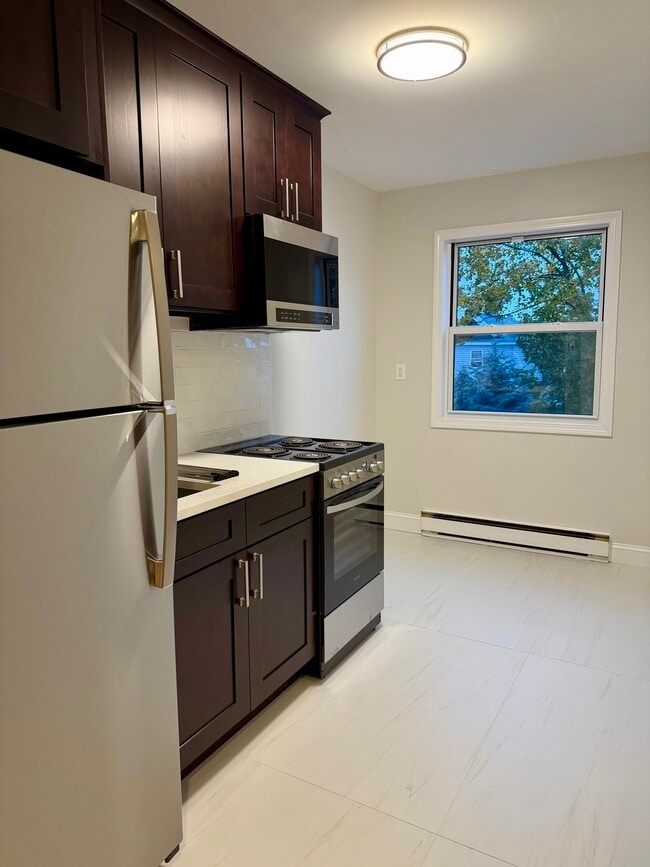 Building Photo - 105 Cleveland Ave