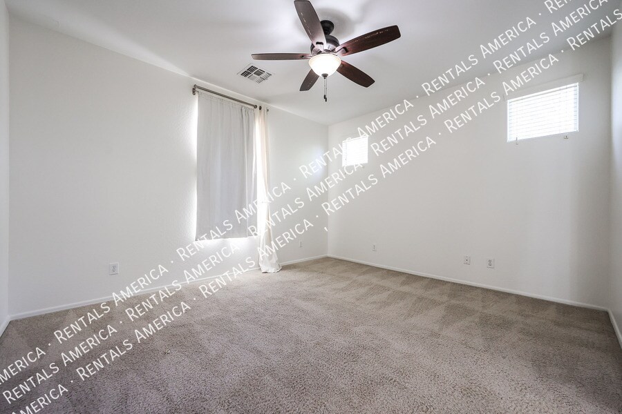 Building Photo - 4256 E Tulsa St