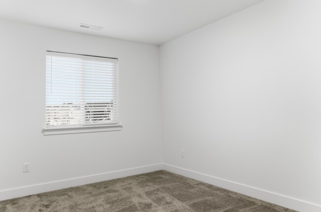 Building Photo - 4634 E Silver Moon Dr